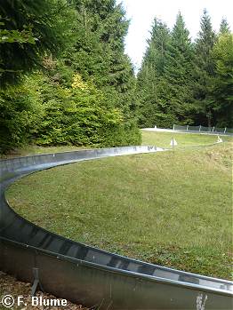 an der Sommerrodelbahn