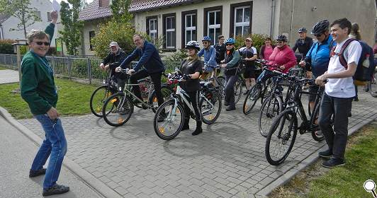 Scharfer Start am Eingang zum Haus Sonnenschein