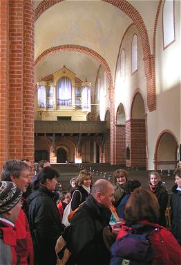 Blick in das Mittelschiff der Kirche