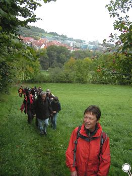 an der anderen Talseite wieder aufwärts