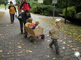 Abmarsch zur letzten Wanderetappe. Das Serviceteam bleibt zurück.