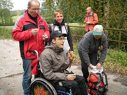 Die letzten Verpflegungsreste werden verzehrt.