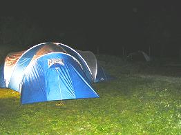 4 Zelte mit insgesamt 10 Bewohnern
