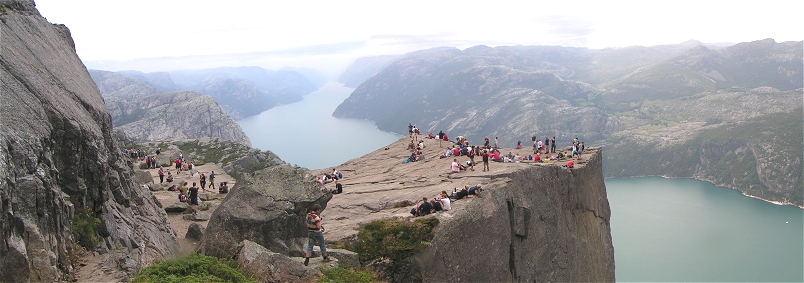 Panorama über den Preikestolen