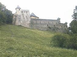 Außenansicht der Burg Lubovna