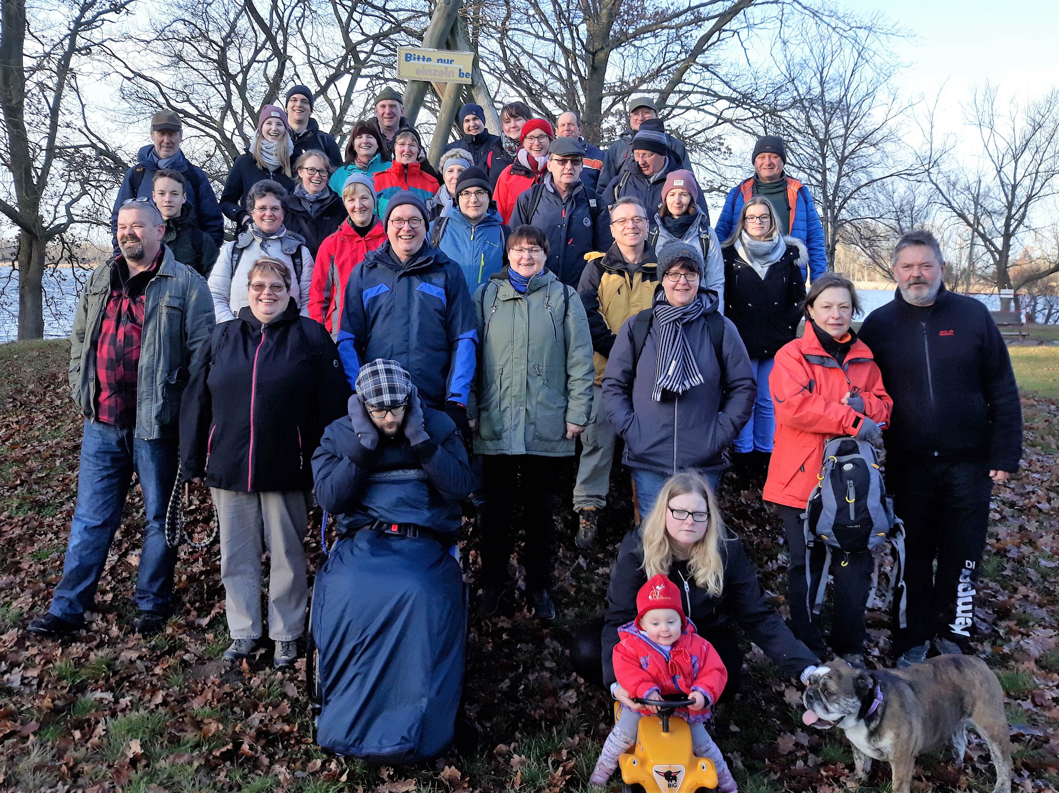 Wandergruppe im Großformat.